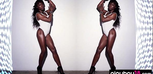  Muscular black panther Ana Foxxx presenting a sensual striptease